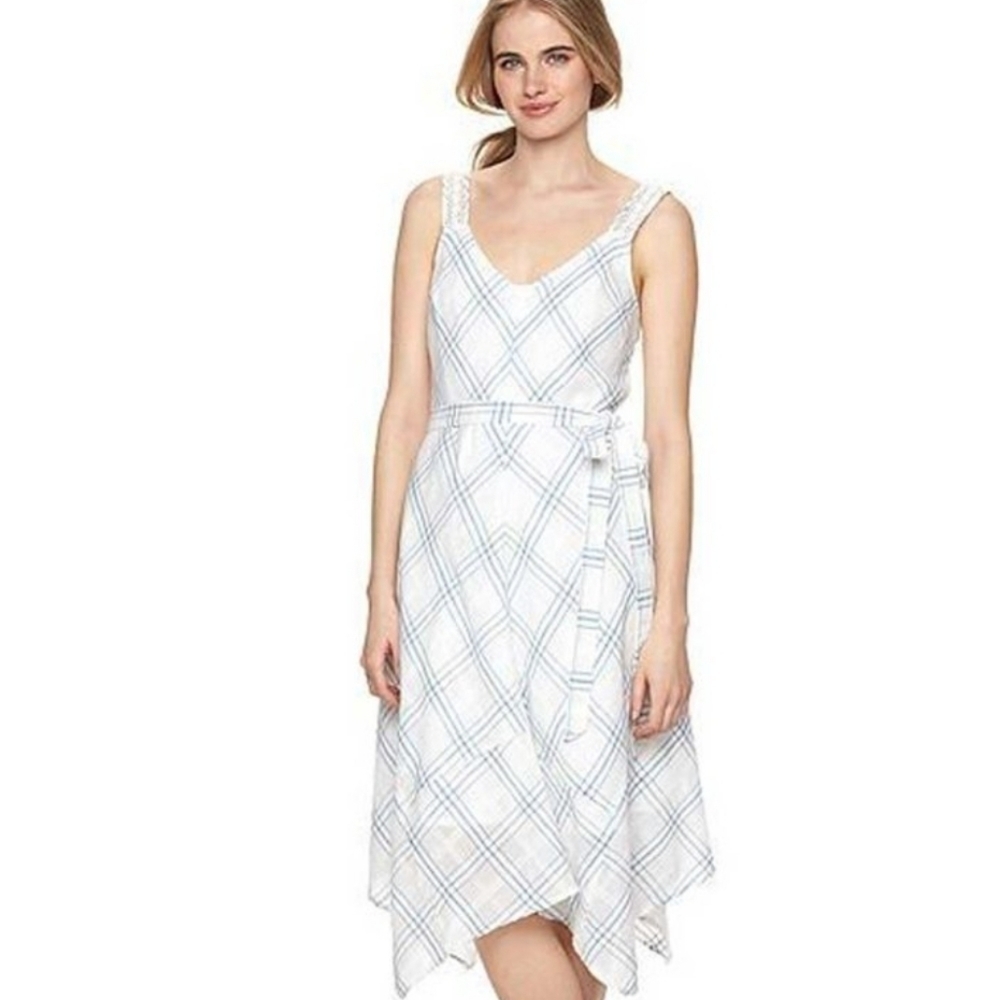 Lauren Conrad white plaid sleeveless dress